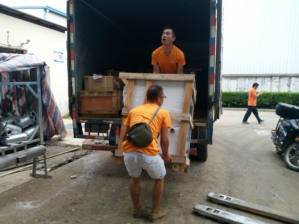 0.5吨燃气型蒸汽发生器配套酒店厨房蒸汽发货实例图 0.5吨燃气型蒸汽发生器配套酒店厨房蒸汽发货实例图