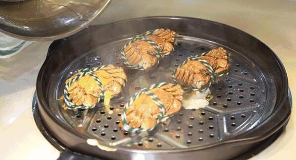 使用蒸汽发生器蒸大闸蟹 使用蒸汽发生器蒸大闸蟹