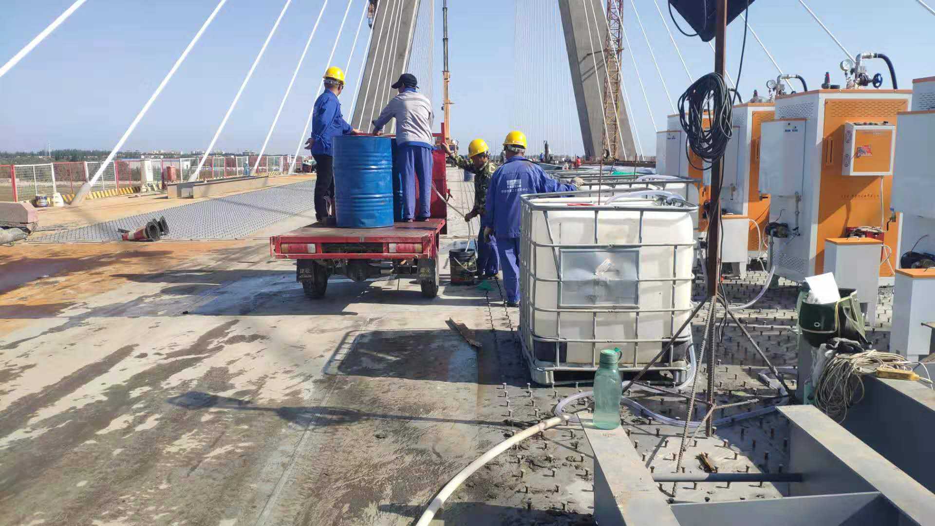 使用芭乐视频APP黄色版下载安装UHPC蒸汽养护设备养护桥梁