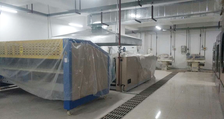 酒店使用电蒸汽发生器进行床品的消毒杀菌，保障卫生