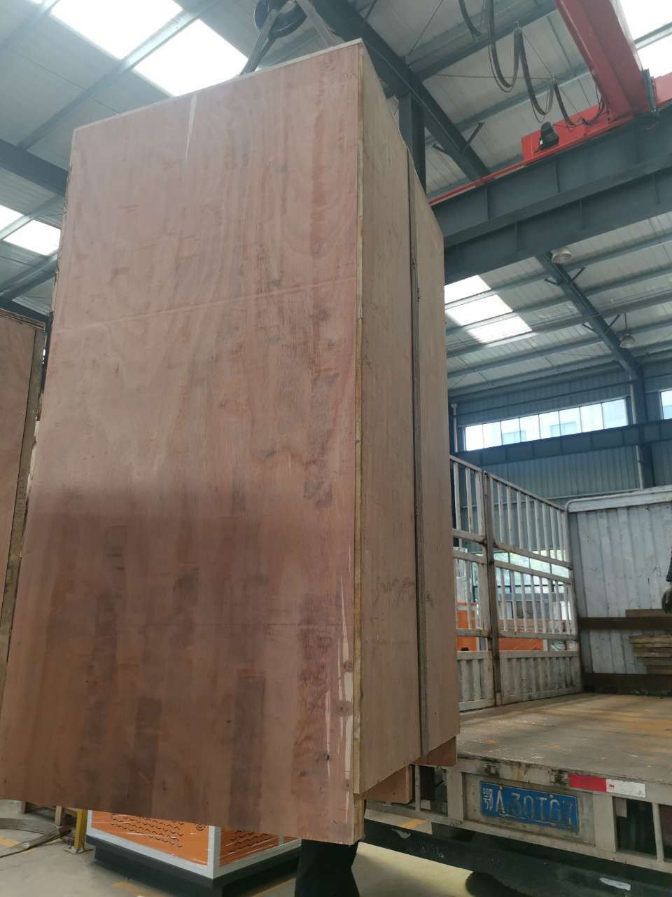 使用木板隔条包装啤酒发酵全自动芭乐视频污污污在线下载更加牢固