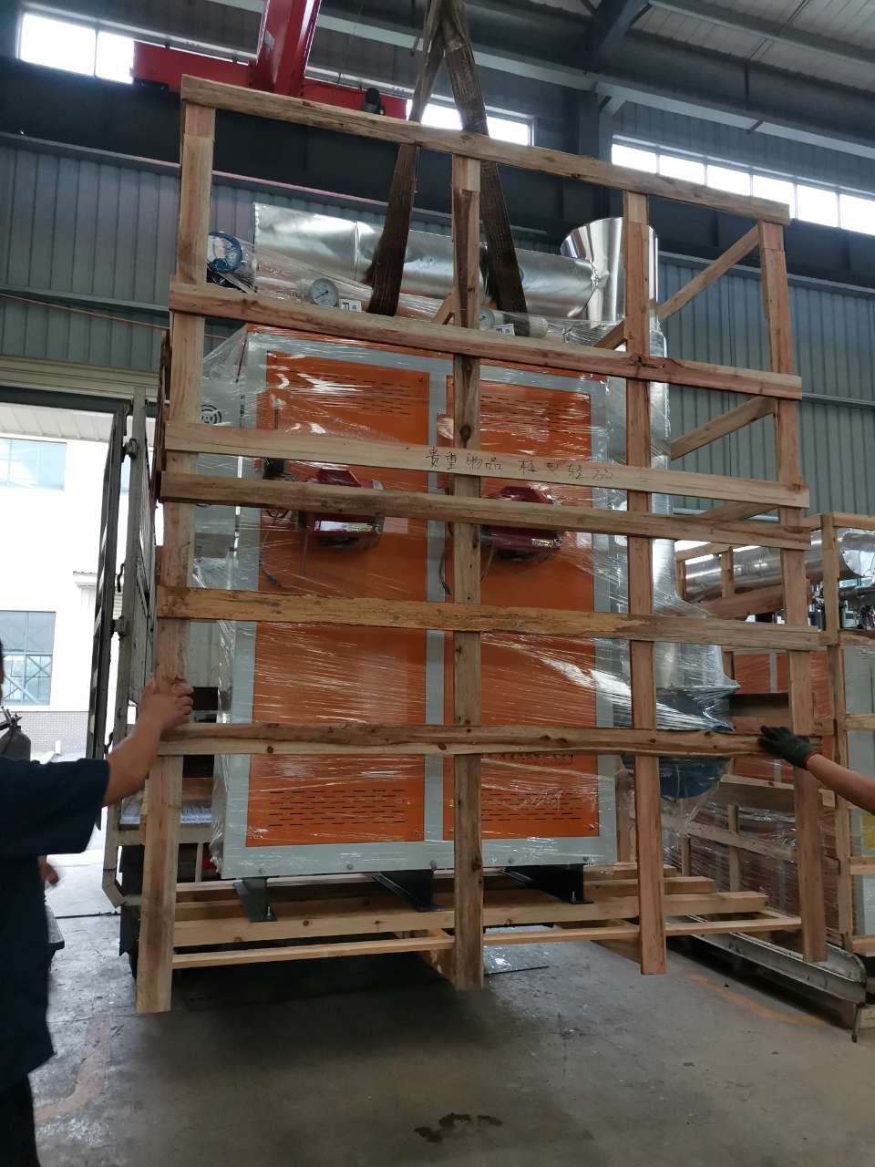 郑州调味品加工不锈钢蒸汽发生器采用食品级不锈钢材质，洁净加工调味品