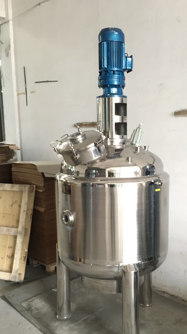 反应釜2副.jpg 反应釜2副.jpg