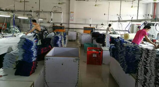 满足市场需要，针织厂选用服装整烫蒸汽发生器